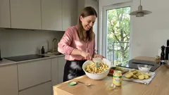 Zrób to przed wymieszaniem: sałatka jarzynowa na święta zyskuje smak i lepszą strukturę