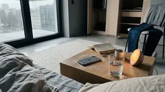 Co dzieje się z twoim snem, gdy wciskasz snooze — i jak odzyskać spokojną pobudkę